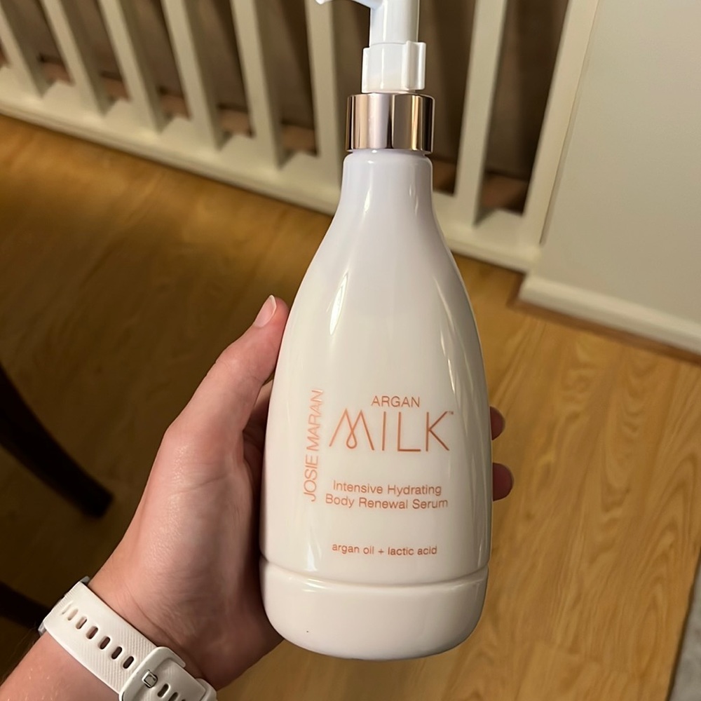 Josie maran Argan milk